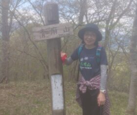 77歳のニッコさん、宮城県在住、しんちゃんの韓国語が講師を務めるサークル「韓国文化を楽しむ会」のメンバー